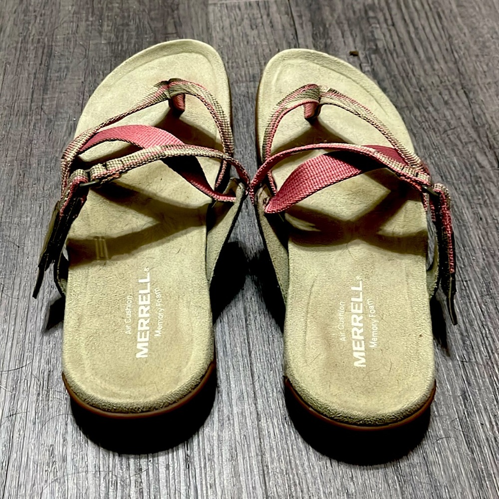 Merrell Size 7 Sage and Mauve Flip Flop - Picture 3 of 4
